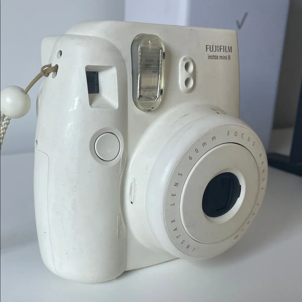 Fujifilm Instax Mini 8 in Classic White